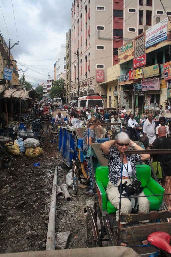 15-Waiting in the rickshaw for a trip in town.jpg - Waiting in the rickshaw for a trip in town